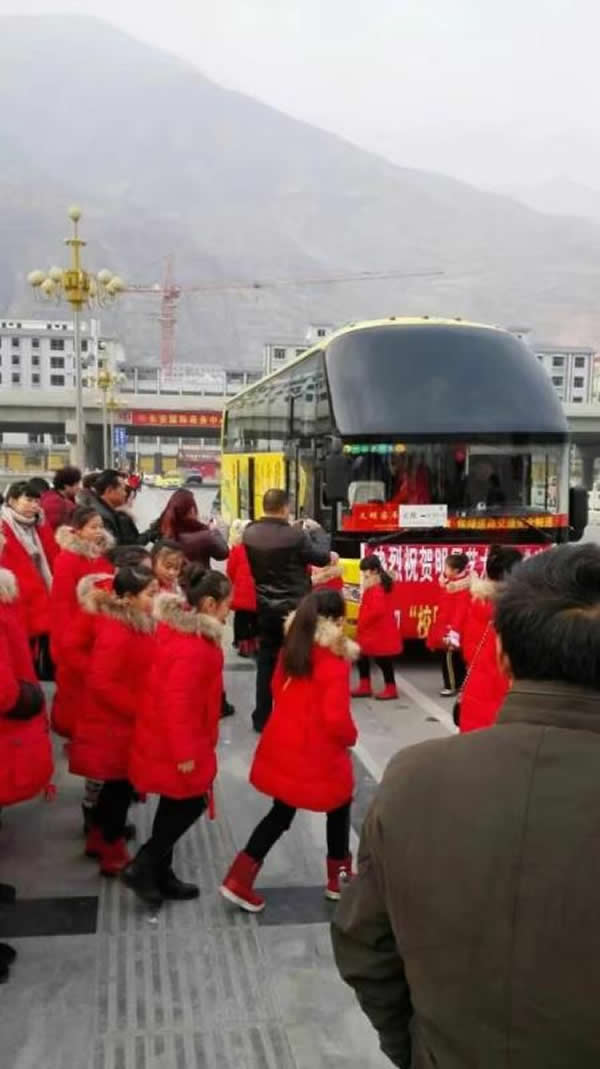 赴北京參加“校園時代”春晚演出